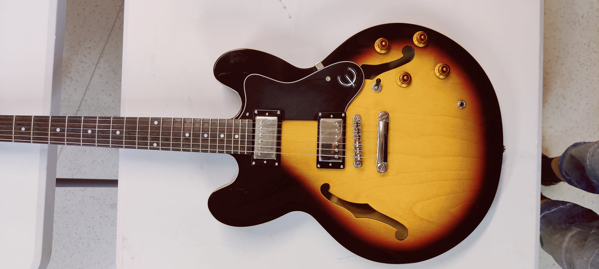 Epiphone DOT (used) - Aron Soitin