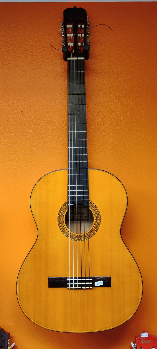 Aria A553 classical guitar (used)