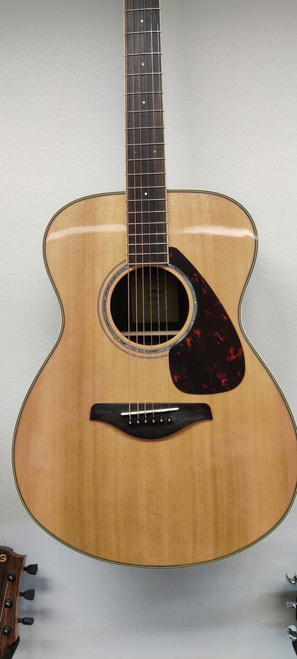 Yamaha FS830 acoustic guitar - Aron Soitin